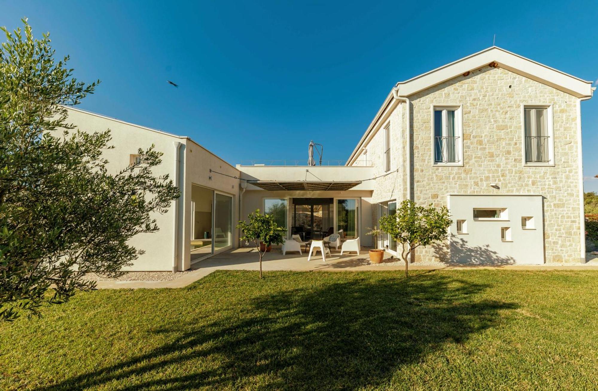 Villa Vela Muline - 8 Plus 2 Guests - Heated Pool Ugljan Buitenkant foto